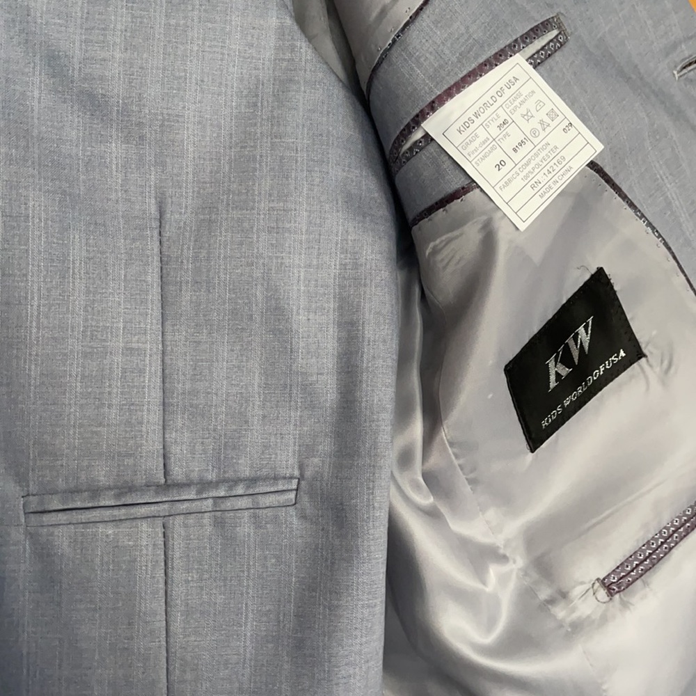Suit - Picture 5 of 12